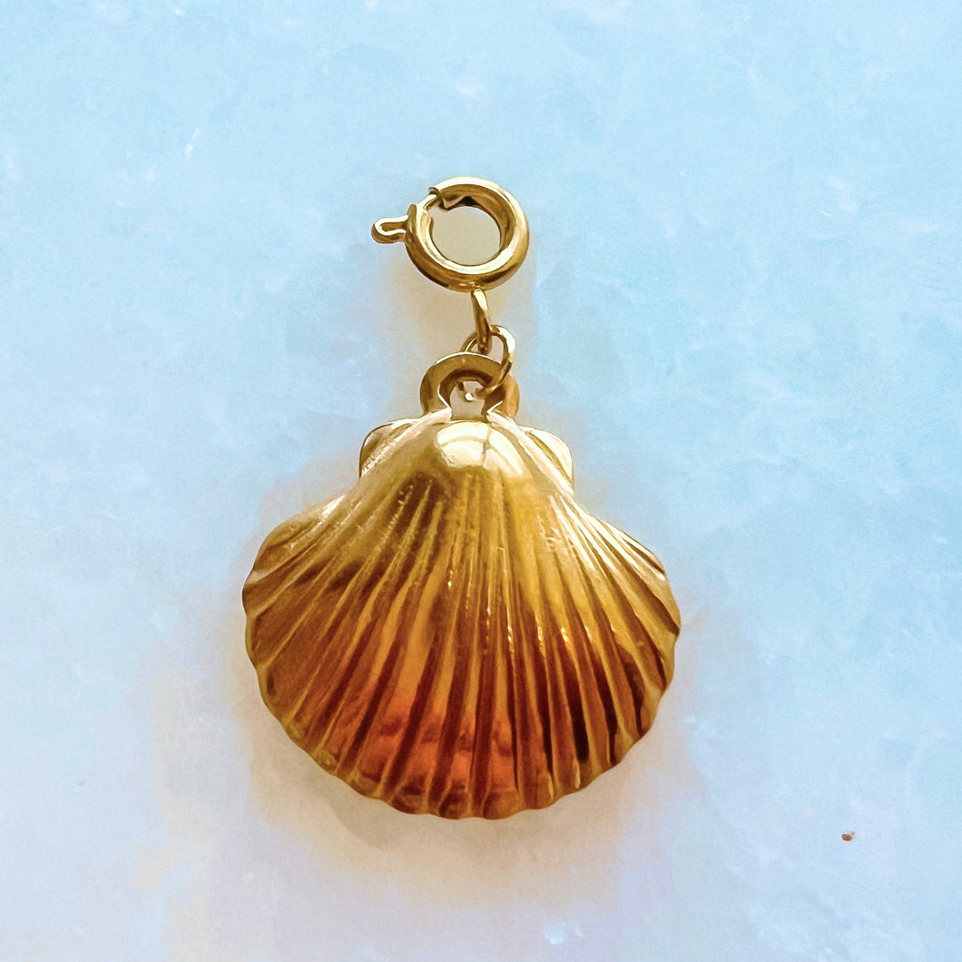 Large Shell Charm