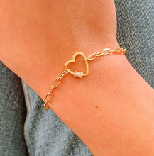 Load image into Gallery viewer, Heart link bracelet
