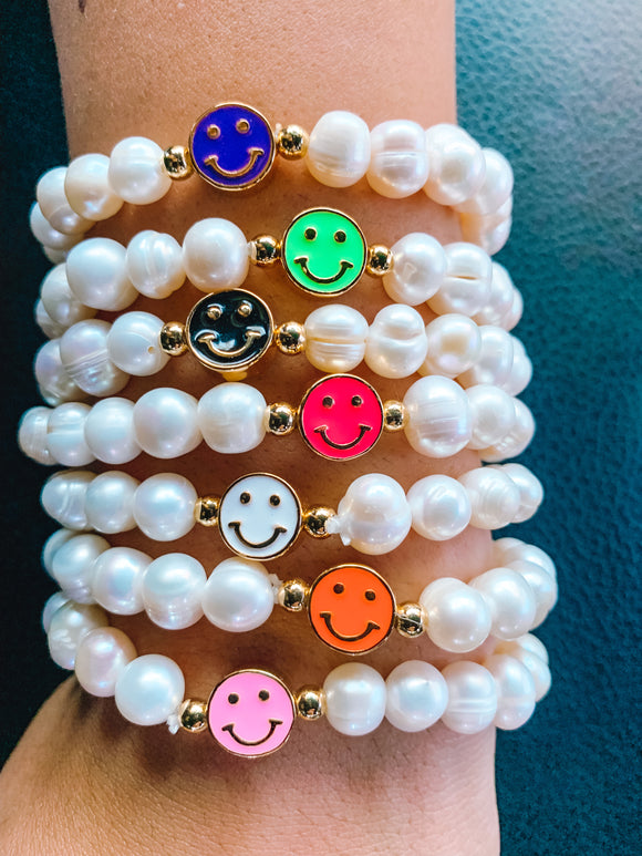 Smiley pearl bracelet