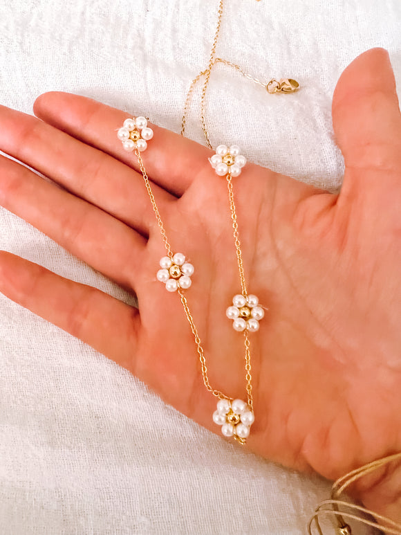 Pearl beaded flower necklace